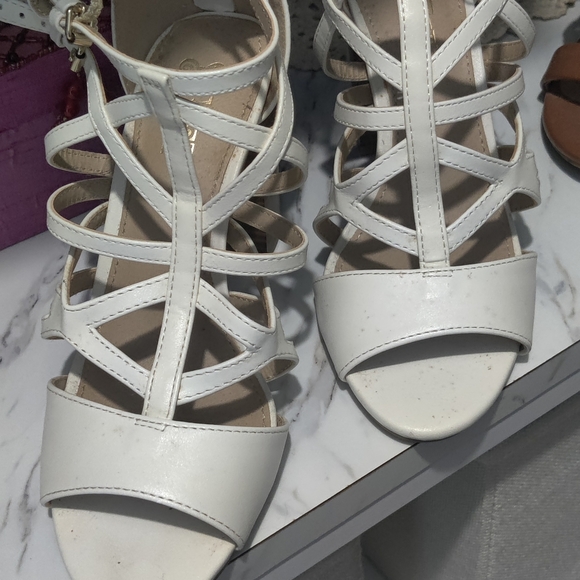 Heels - Picture 2 of 3